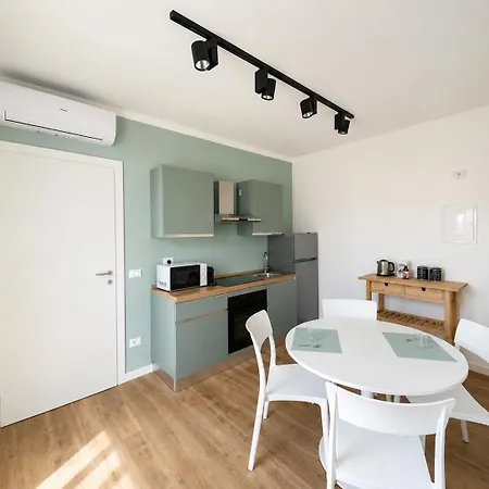 Stylish Modern Near Center Appartamento